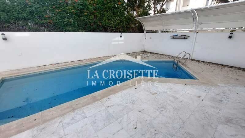 Villa S+4 avec piscine à La Marsa